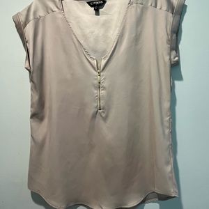 Express size medium short sleeved blouse